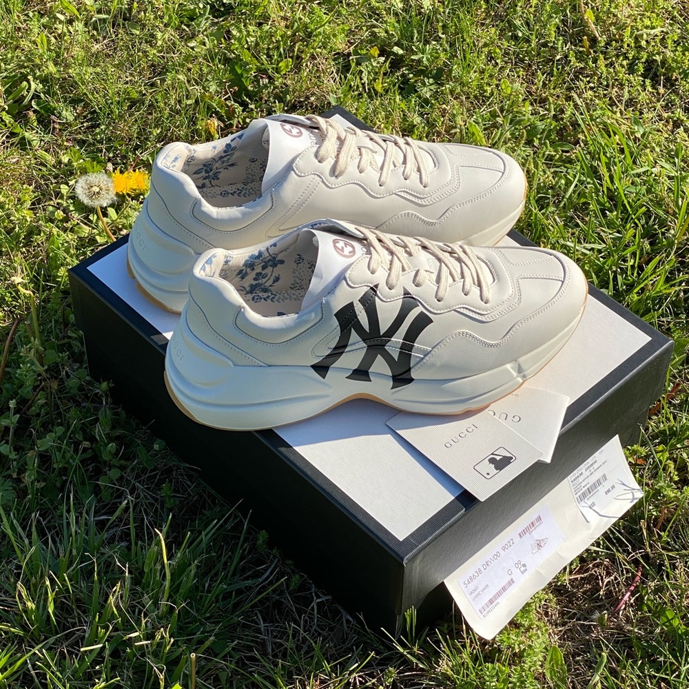 !SOLD! Gucci NY Yankee Rhyton Sneakers